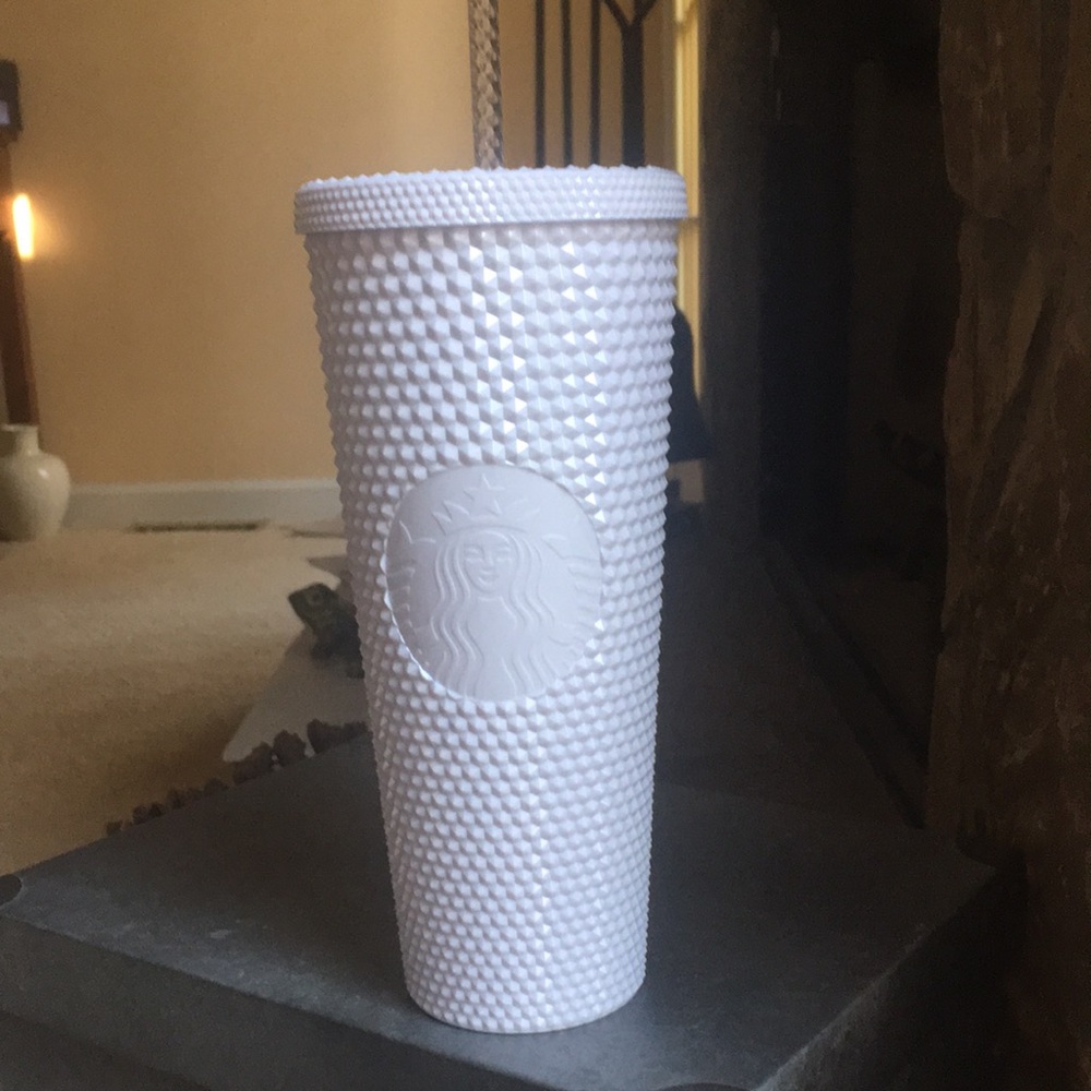 NWT! Starbucks White Diamond Cut 24 Oz. Venti Cup